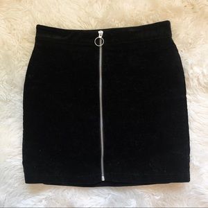 Pre-loved Black Zip-up Forever 21 Mini Skirt